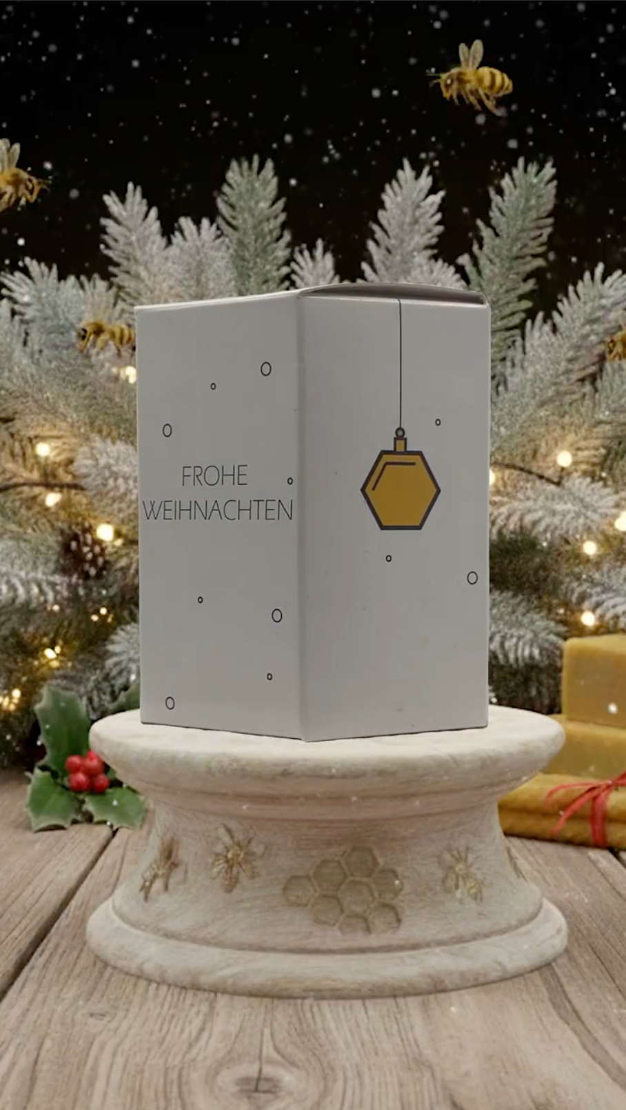 Weihnachtliche Verpackung mit Weihnachtskugeln